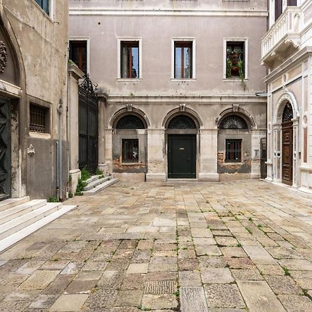 Apartamento Palazzo Borgoloco Venecia Exterior foto