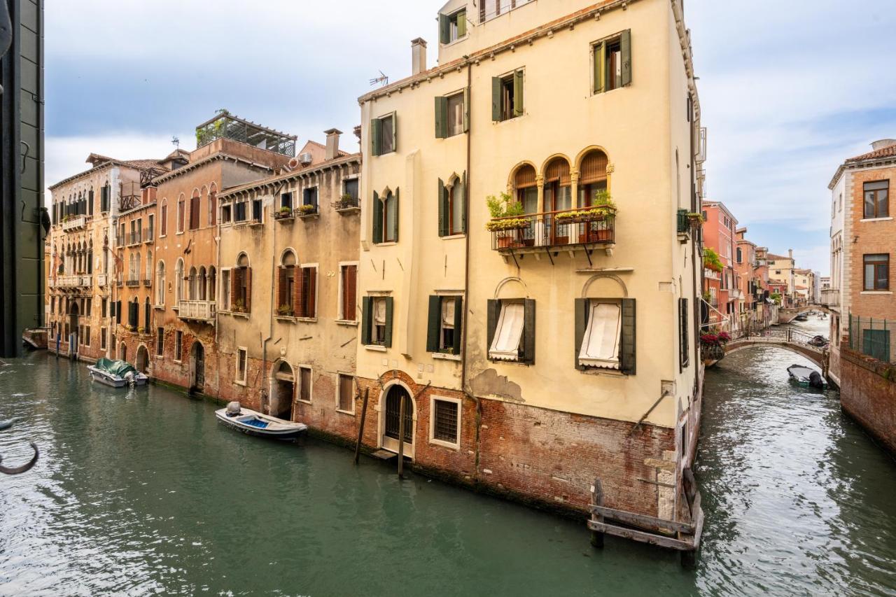 Apartamento Palazzo Borgoloco Venecia Exterior foto