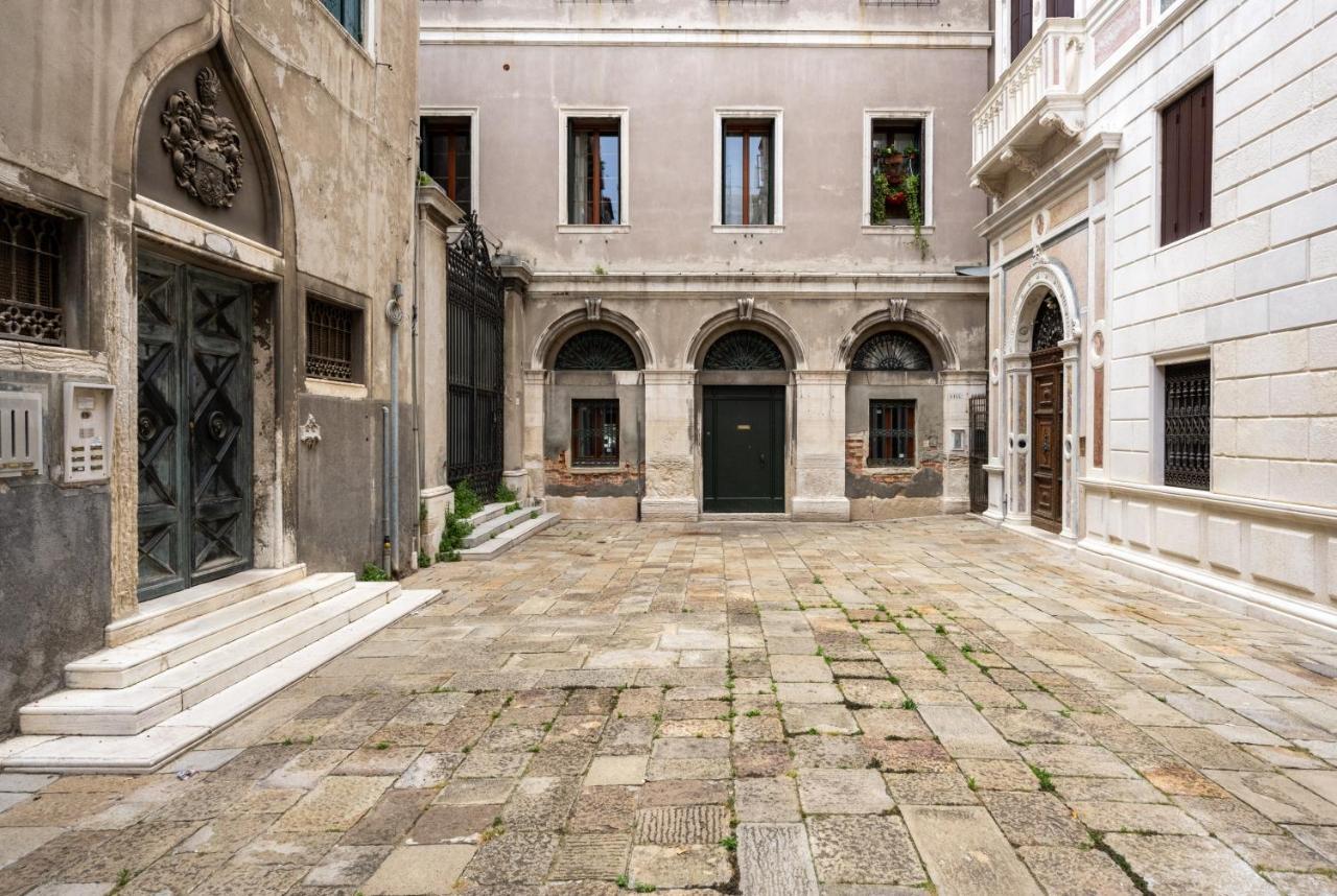 Apartamento Palazzo Borgoloco Venecia Exterior foto